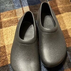 CROCS Black Textured Slip-Ons